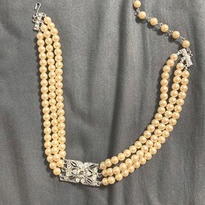 Vintage 1928 Faux Pearl chocker with multiple fittings